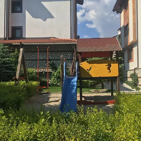 Winslow Atrium Apartment